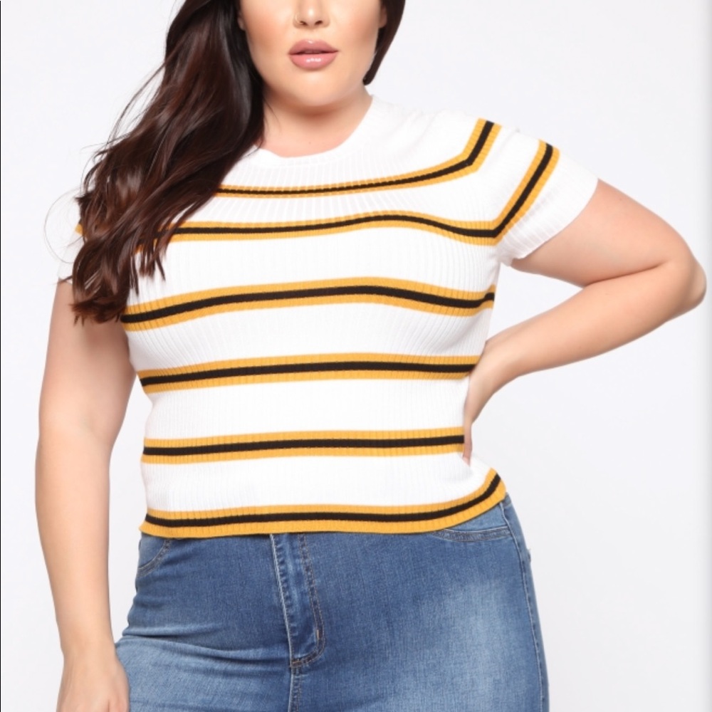 New Fashion Nova short sleeve sweater size XL